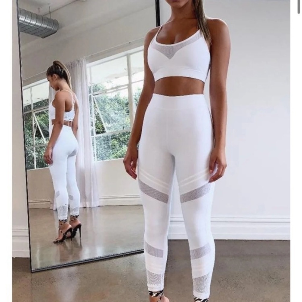 NWT White Fox Boutique Limitless Active Leggings